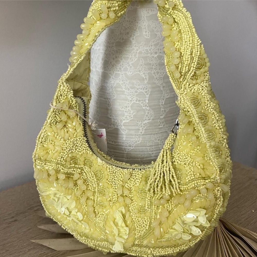 NWT Viral Yellow Beaded bag - Picture 2 of 2